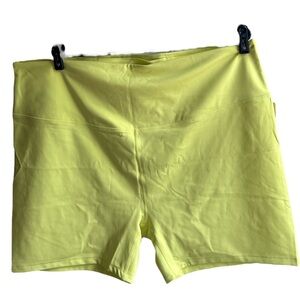 All in motion NWT athletic shorts size 3x yellow